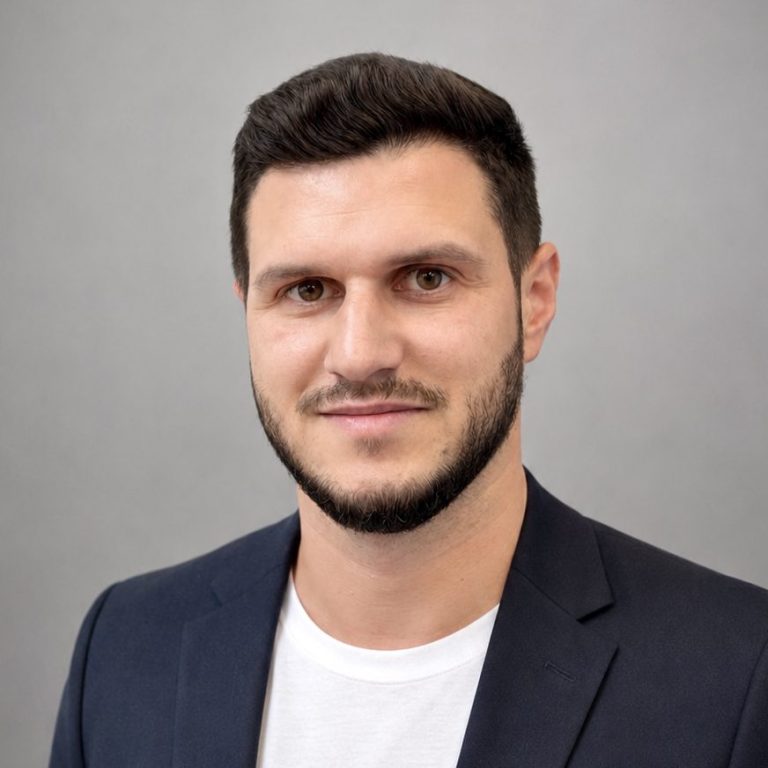Semih Naz
